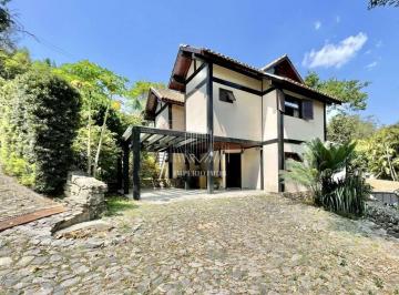 Casa · 183m² · 3 Quartos · 3 Vagas · Cond. Sta Lúcia / Fazendinha - 3d / 1 ste, charmosa!