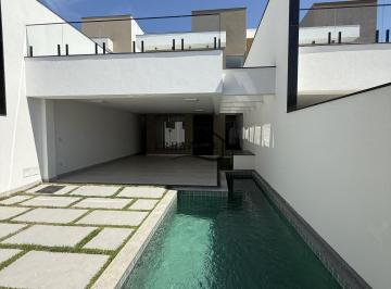 Casa · 210m² · 3 Quartos · 4 Vagas · Excelente casa alto padrão 3 quartos primeira locação em Camboinhas, Niterói.