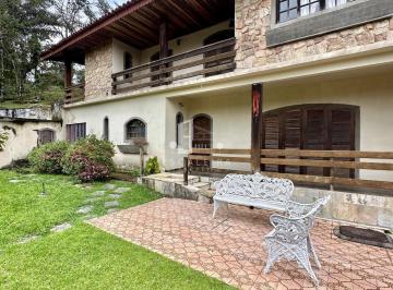 Foto 01 · Casa em Condomínio à Venda em Teresópolis-RJ, Bairro Carlos Guinle: 3 Quartos, 3 Suítes, 4 Banheiros