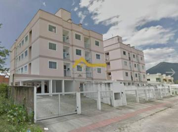 Apartamento com sacada e churrasqueira . · Apartamento com sacada e churrasqueira .