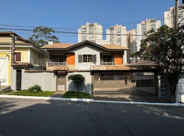 Casa · 290m² · 7 Quartos · 5 Vagas · Conforto e tranquilidade.