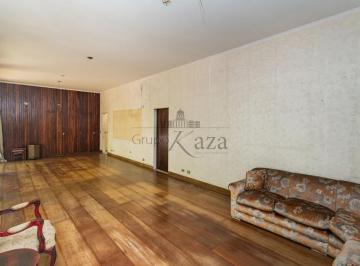 Casa · 370m² · 4 Quartos · 4 Vagas · Casa - Alto da Boa Vista - 4 Suítes - 370m².