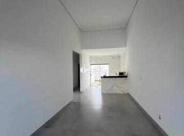 Casa · 65m² · 2 Quartos · 2 Vagas · Casa residencial com 2 quartos sendo 1 suíte disponível para venda no bairro Planalto em Uberlândia-