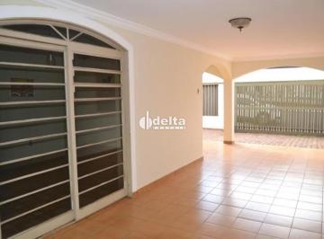 Casa · 340m² · 3 Quartos · 3 Vagas · Casa com 03 quartos disponível para venda no bairro Centro em Uberlândia MG