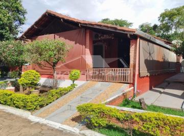 Casa · 2 Quartos · 2 Vagas · Chalé à venda no Setor Mansões próximo ao centro de Caldas Novas