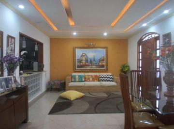 Casa · 200m² · 2 Quartos · 1 Vaga · Excelente casa próxima à praça do Mutuá