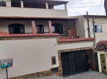 Casa · 207m² · 3 Quartos · 2 Vagas · Ótima casa proxima da praça Zé Garoto