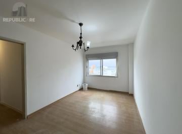 Living · Apartamento 2 dormitório com dependência e vaga de garagem no Centro Histórico