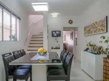 Casa · 220m² · 3 Quartos · Casa à venda - no Vila Pereira Cerca