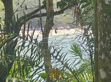 Imagem do Imóvel · Ubatuba, Felix - Lote frente mar, com uma pequena edificação em melhor localização do condomínio.