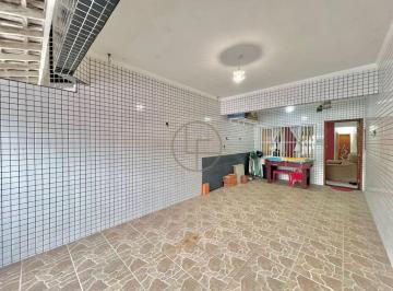 mgcxtwe2oddlnwyxyja3otnj_md · Sobrado Geminado com Ótima Localização no Canto do Forte