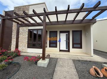 ut3108q2ogrknzq5zwq4odk0_md · Casa em Urubici- SC com 2 quartos, suíte e edícula, 168 m2