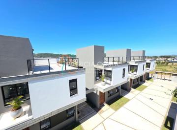 Casa · 98m² · 2 Quartos · 1 Vaga · Casas Alto Padrão no Condomínio Villagio Felicitá no bairro Ferraz, Garopaba/SC