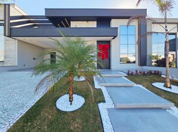 Casa Venda de 3 quartos · Linda Casa, 3 Suítes, sendo 1 Master com Closet, Escritório e Piscina