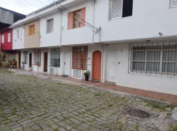 São apenas 6 casas · Casa de Vila Exclusiva
