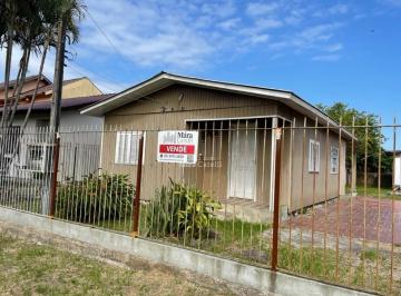 Foto 01 · Casa de madeira, em terreno de 450,00m2, bem localizada