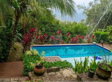 Casa · 350m² · 4 Quartos · 5 Vagas · Casa dos Sonhos à Beira-Mar em Ilhabela.