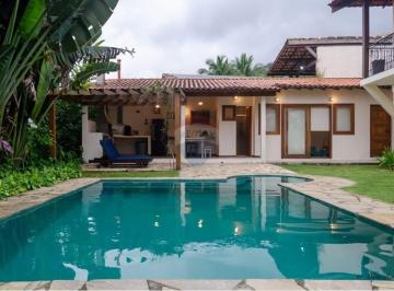 Casa · 350m² · 5 Quartos · 3 Vagas · Casa na praia da Feiticeira a apenas 2 minutinhos caminhando até a praia