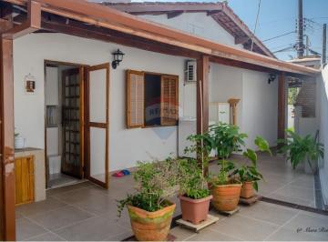 Casa · 230m² · 4 Quartos · 3 Vagas · Casa no alta da Barra Velha.