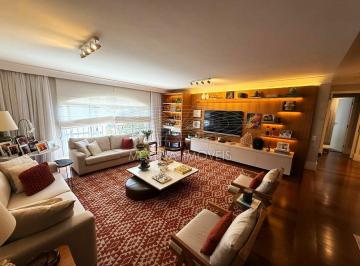 Apartamento · 211m² · 3 Quartos · 4 Vagas · Reformado - 211 m² - 3 suítes e 4 vagas. Quadra de tenis!