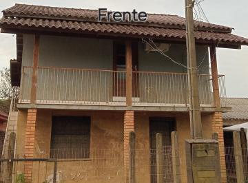 Casa · 176m² · 4 Quartos · 2 Vagas · Casa ampla no Centro de São Jerônimo