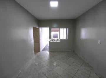 Casa · 80m² · 3 Quartos · 3 Vagas · Casa com 3 quartos disponível para locação no bairro Jardim Botânico em Uberlândia-MG.