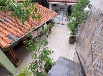 Casa · 230m² · 3 Quartos · 2 Vagas · Sobrado à venda no Jardim São Paulo ? Localização privilegiada!
