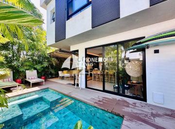 Casa · 270m² · 4 Quartos · 3 Vagas · Casa de condomínio disponível para venda em Cambury