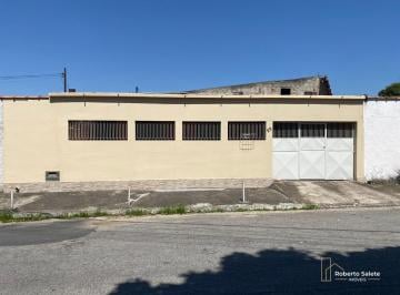 Casa · 200m² · 2 Quartos · 1 Vaga · Linda Casa à Venda no Bairro Paraíso