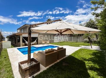 1 · Casa de condomínio com 474,24 m², à venda no bairro São Braz.