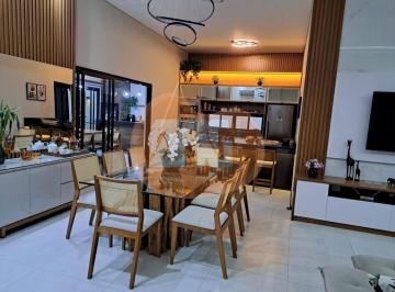 Casa · 220m² · 3 Quartos · 4 Vagas · Casa em Centro, Taubaté/SP de 220m² 3 quartos para locação R$ 9.000,00/mes