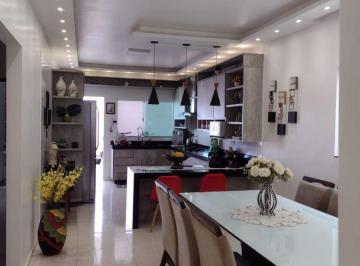 Casa · 200m² · 3 Quartos · 2 Vagas · Casa com 3 quartos à venda, Bairro Jardim Patrícia - Uberlândia/MG