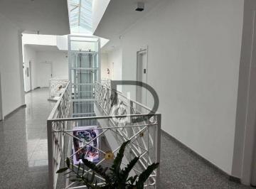 Sala com excelente localização no centro com 24 m² na cidade de Vinhed · Sala com excelente localização no centro com 24 m² na cidade de Vinhedo/ SP.