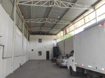 Foto 01 · Galpão comercial para Locação em rua pública, Sim, Feira de Santana, 1 sala, 1 banheiro, 300m² área 