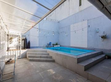 Casa · 199m² · 3 Quartos · 2 Vagas · 🏡 Casa Térrea com 3 quartos, Suíte com Banheira e Área de Lazer Completa
