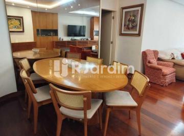 Apartamento · 154m² · 3 Quartos · 3 Vagas · Apartamento com 3 quartos à venda, 154m² - Copacabana-RJ