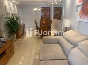 Apartamento · 106m² · 3 Quartos · 2 Vagas · 3 quartos (1 suíte) / Varanda / Reformado / Lazer completo / 2 vagas