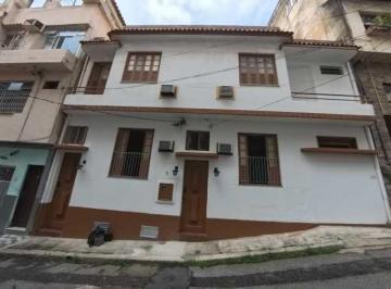Casa · 240m² · 8 Quartos · Casa em vila na Rua Pompeu Loureiro | 240 m² | 8 suítes | Próxima ao metrô