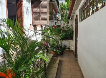 Comercial · 400m² · 4 Quartos · 2 Vagas · Casa com 4 Quartos e Área Externa em Região Privilegiada do Humaitá