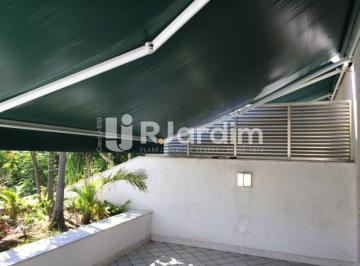 Comercial · 370m² · Prédio / Comercial / Humaitá