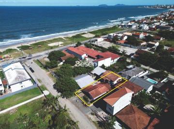 Casa · 282m² · 9 Quartos · AMPLO IMÓVEL NO BALNEÁRIO RAINHA DO MAR, 80 METROS DO MAR.