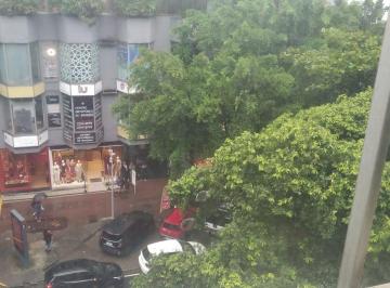 Comercial · 29m² · Sala comercial reformada em localização prime em Ipanema