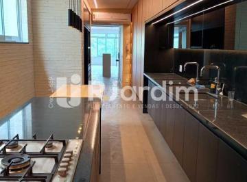 Apartamento · 197m² · 3 Quartos · 1 Vaga · Apartamento : Padrão / Residencial / Lagoa