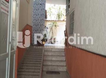 Apartamento · 78m² · 3 Quartos · Apartamento : Térreo / Residencial / Botafogo