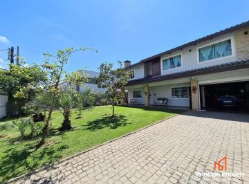Casa · 273m² · 5 Quartos · 4 Vagas · Casa com 5 quartos no Comasa em Joinville
