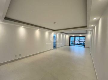 Apartamento · 168m² · 3 Quartos · 2 Vagas · Apartamento Reformado no Boqueirão – 168m², Varanda, 2 Vagas, Próximo à Praia 