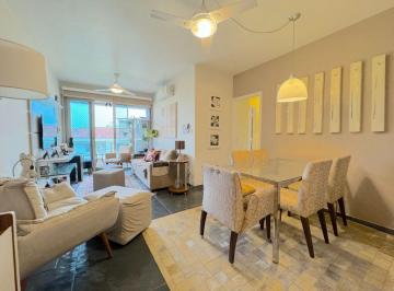 Apartamento · 95m² · 3 Quartos · 1 Vaga · Apartamento à venda na Enseada com 3 quartos, 1 vaga, 2 quadras da praia - Guarujá/SP