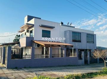 Casa · 75m² · 2 Quartos · 1 Vaga · Sobrado totalmente mobiliado disponível para locação. Avantor Imóveis.