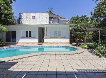 Casa · 300m² · 5 Quartos · Casa térrea em ótima localizaçao no coração da Granja Julieta.