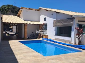 Casa · 320m² · 3 Quartos · 5 Vagas · 2 Casas a 1 quarteirão da Orla central com piscina, 3 quartos e tudo que você precisa.